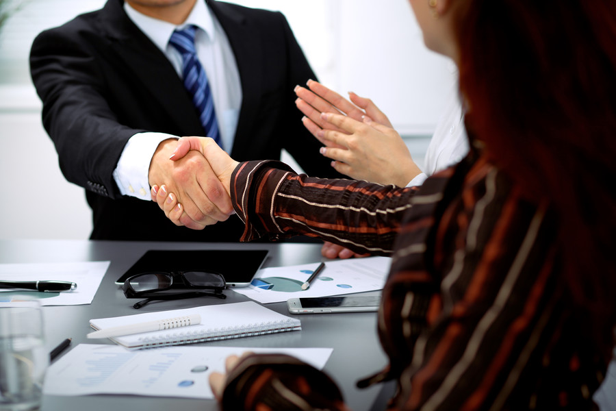 26只瀕危蝴蝶標(biāo)本藏航空掛號信，上海刑事律師揭秘跨境走私案背后