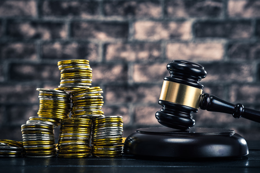 上海銷售偽劣商品罪律師帶你玩轉(zhuǎn)法律界的大富翁：生產(chǎn)、銷售偽劣商品罪與詐騙罪的界限大探秘