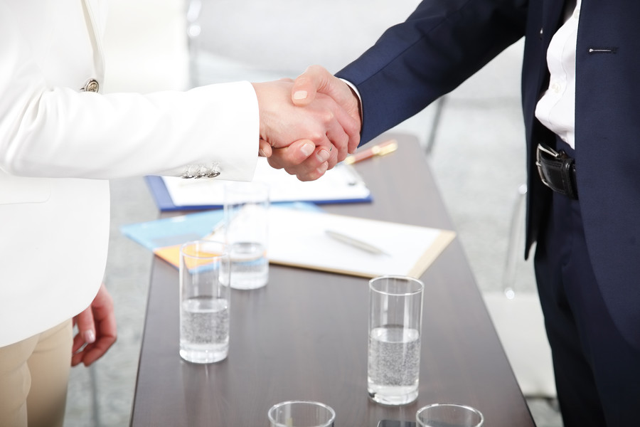 上海過(guò)失致人重傷罪律師奇談：過(guò)失致人重傷法的“過(guò)失”界定，究竟有多難？