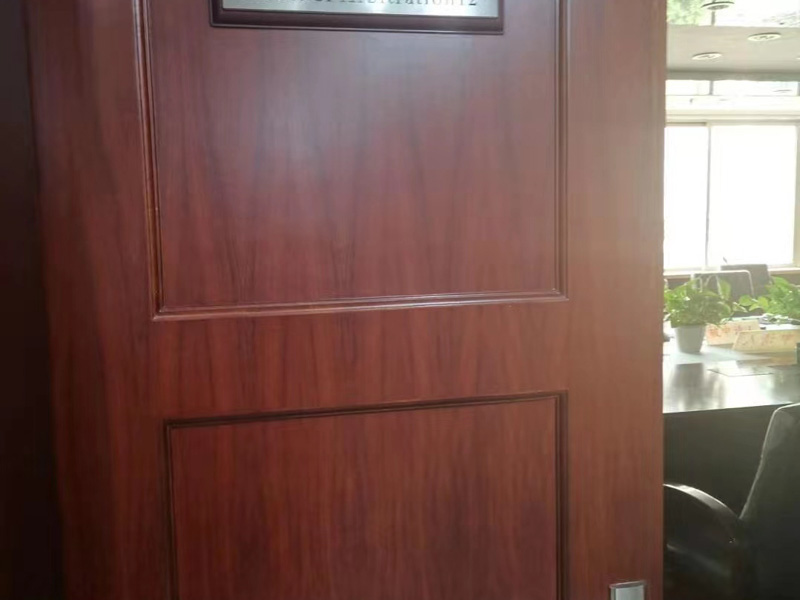 上海請(qǐng)刑事辯護(hù)律師:從戶外追趕被害人進(jìn)入戶內(nèi)后實(shí)施搶劫是否屬于入室搶劫