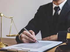 戶(hù)籍地起訴：留美大學(xué)生命案背后的上海刑事律師身影